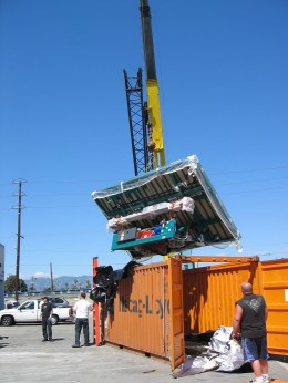 Crane service for unloading heavy machinery